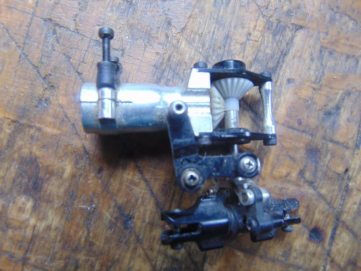 TREX 450 TAIL ROTOR GEARBOX ASSEMBLY C/W BEVEL GEARS