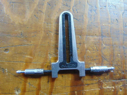 TREX 450L DOMINATOR ALLOY ANTI-ROTATION GUIDE & CANOPY MOUNTS