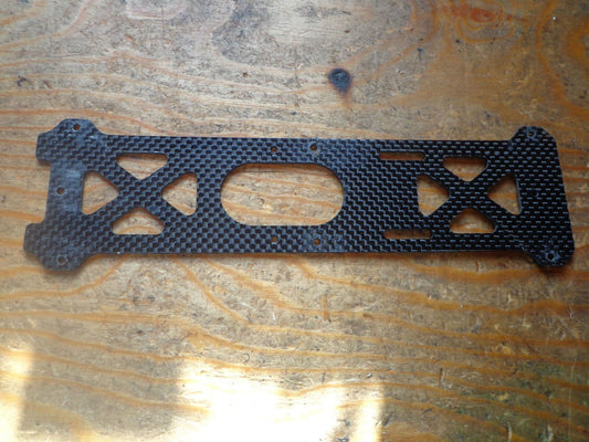 TREX 550 CARBON FIBRE LOWER MAIN FRAME BRACE