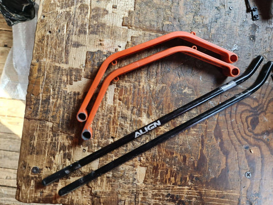 TREX 600 ORANGE LANDING STRUTS & BLACK SKIDS