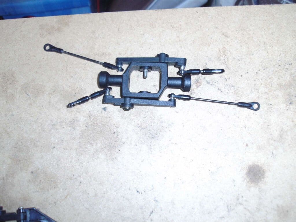 TREX 600 STD PLASTIC FLYBAR SEESAW C/W LINKS