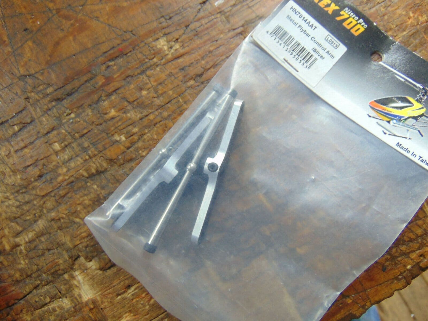 TREX 700 METAL FLYBAR CONTROL ARM HN7014AAT  BNIB