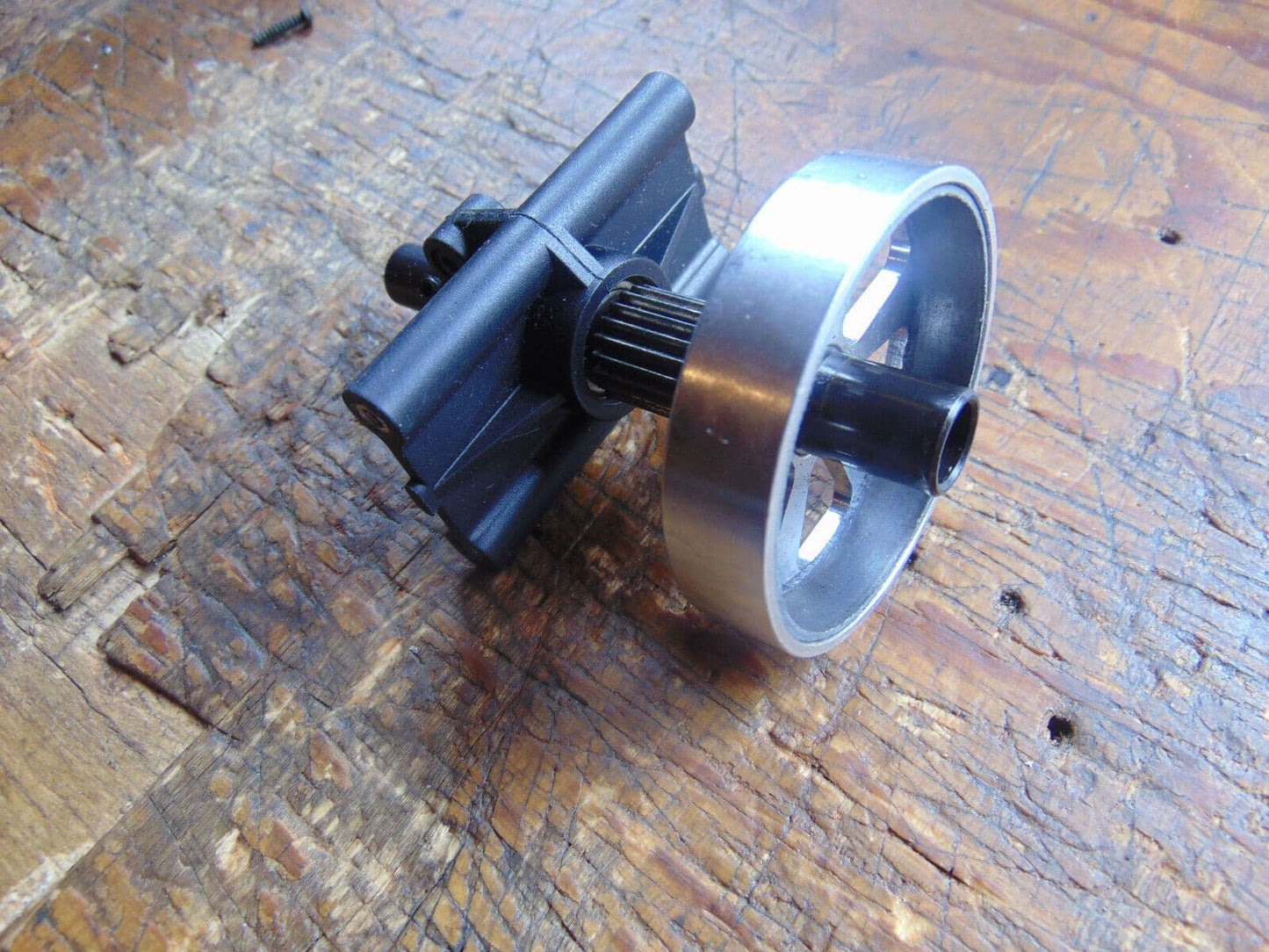 TREX 700 N CLUTCH BELL HOUSING ASSEMBLY