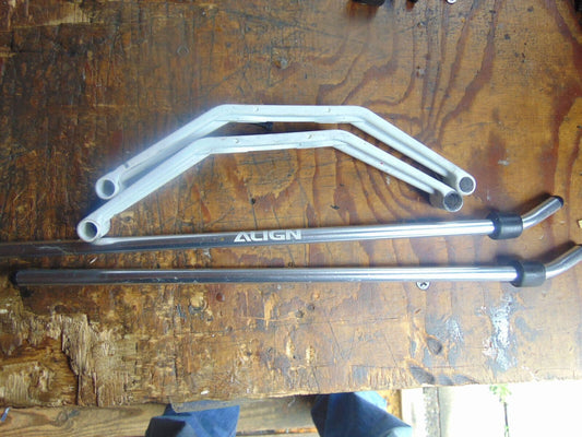 TREX 700 WHITE LANDING STRUTS & SILVER SKIDS