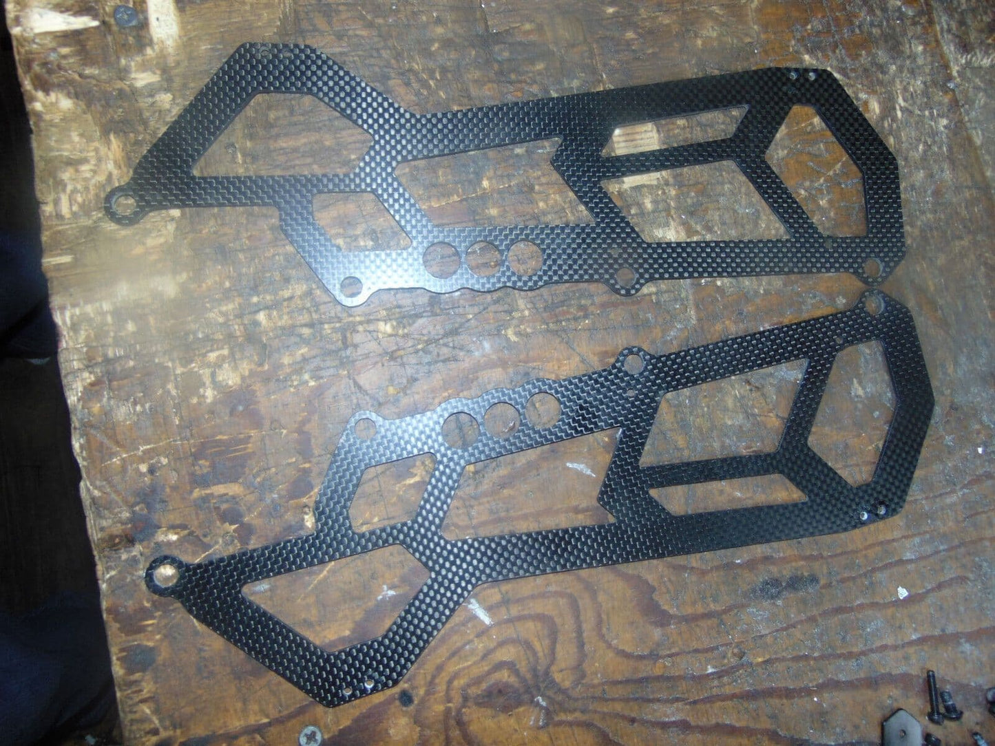 TRON 5.5 CARBON FIBRE LOWER FRAMES LEFT AND RIGHT UNDAMAGED