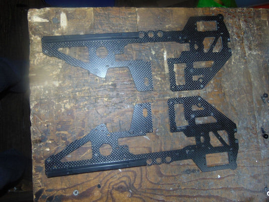 TRON 5.5 CARBON FIBRE UPPER FRAMES WITH BATTERY GUIDES LEFT AND RIGHT UNDAMAGED