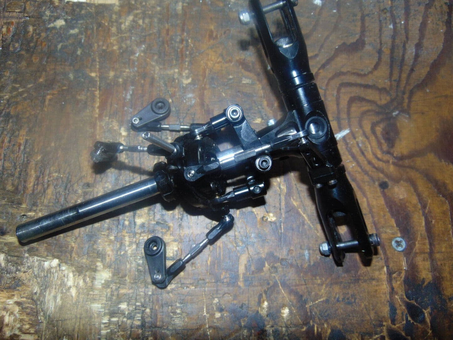 TRON 5.5 DFC MAIN ROTOR HEAD ASSEMBLY C/W SHAFT, SWASH PLATE & SERVO LINKS