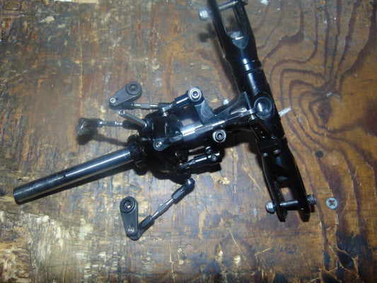 TRON 5.5 DFC MAIN ROTOR HEAD ASSEMBLY C/W SHAFT, SWASH PLATE & SERVO LINKS