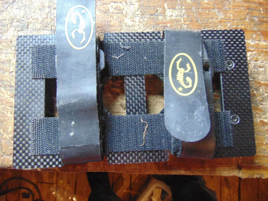 TSA 700 E CARBON FIBRE BATTERY TRAY & STRAPS