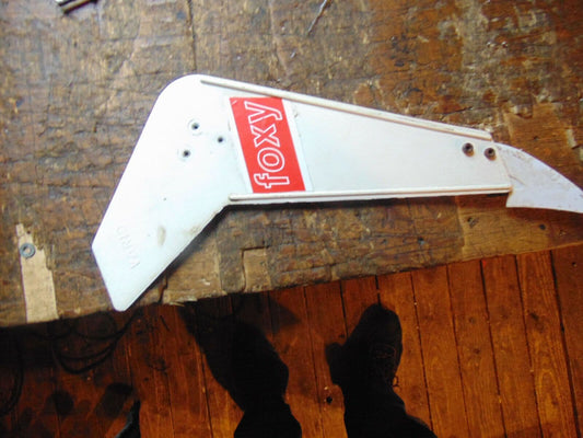 VARIO FOXY WHITE VERTICAL TAIL FIN