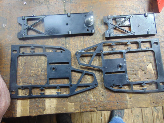 VARIO SKY DRAGON TANK MOUNTING & RADIO / BATTERY TRAY