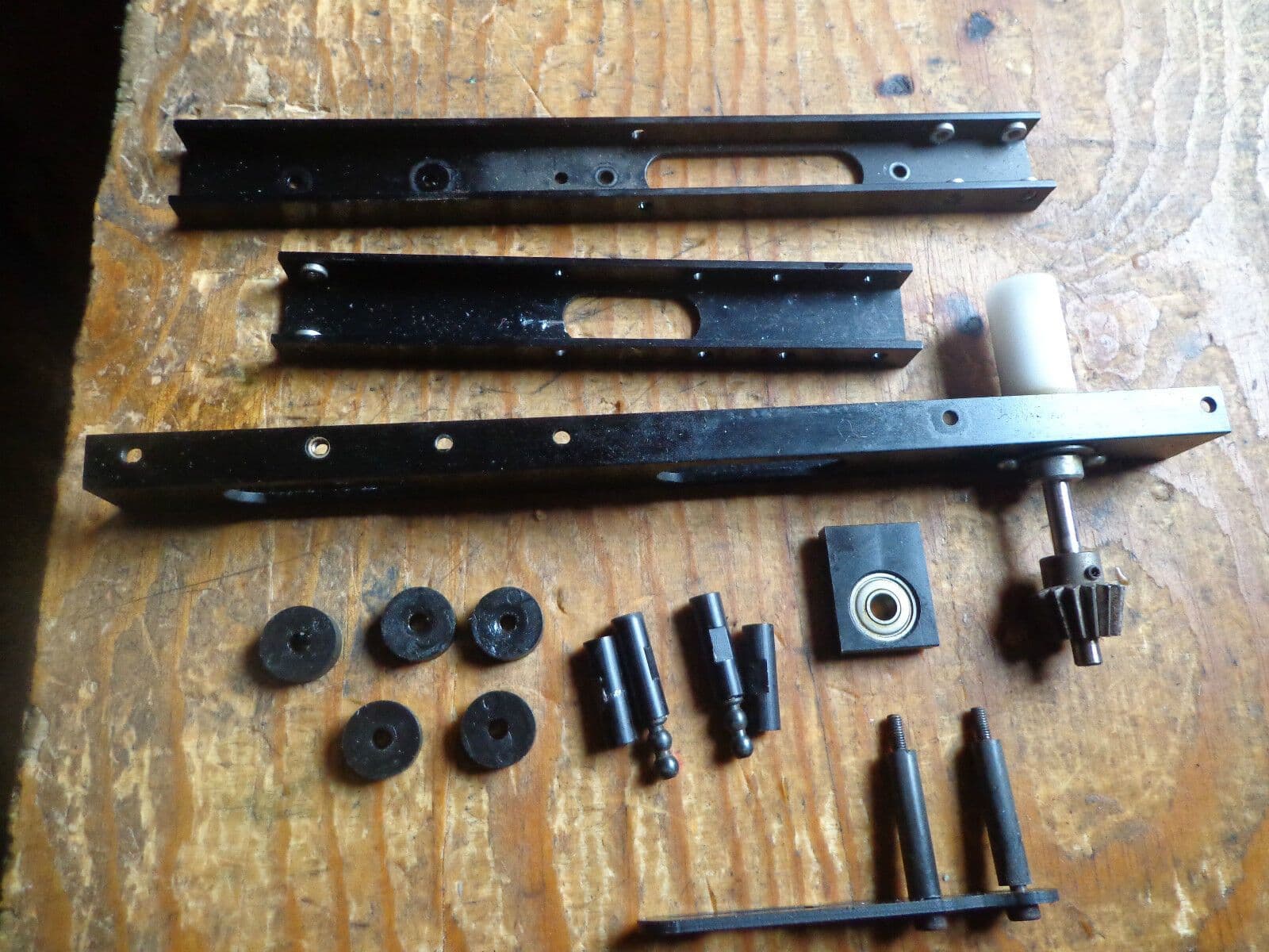 X-CELL FURY 90 MAIN FRAME SPACERS ETC C/W TAIL DRIVE PINION – RCHeliTrader