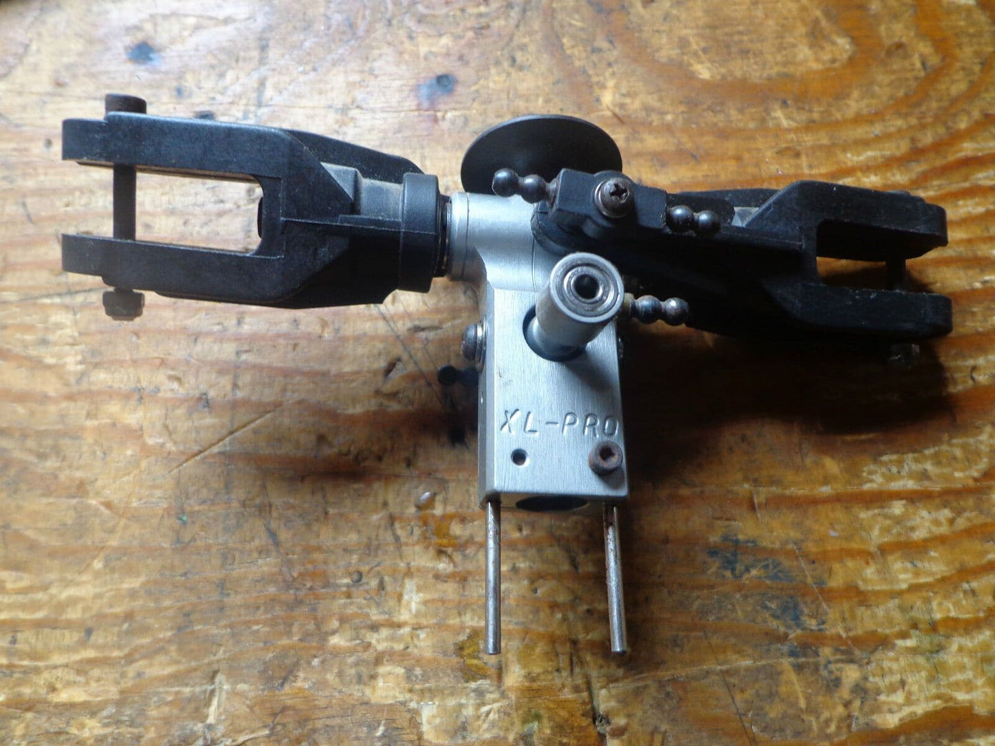 X-CELL FURY 90 XL-PRO MAIN ROTORHEAD ASSEMBLY WITH FLYBAR SEESAW